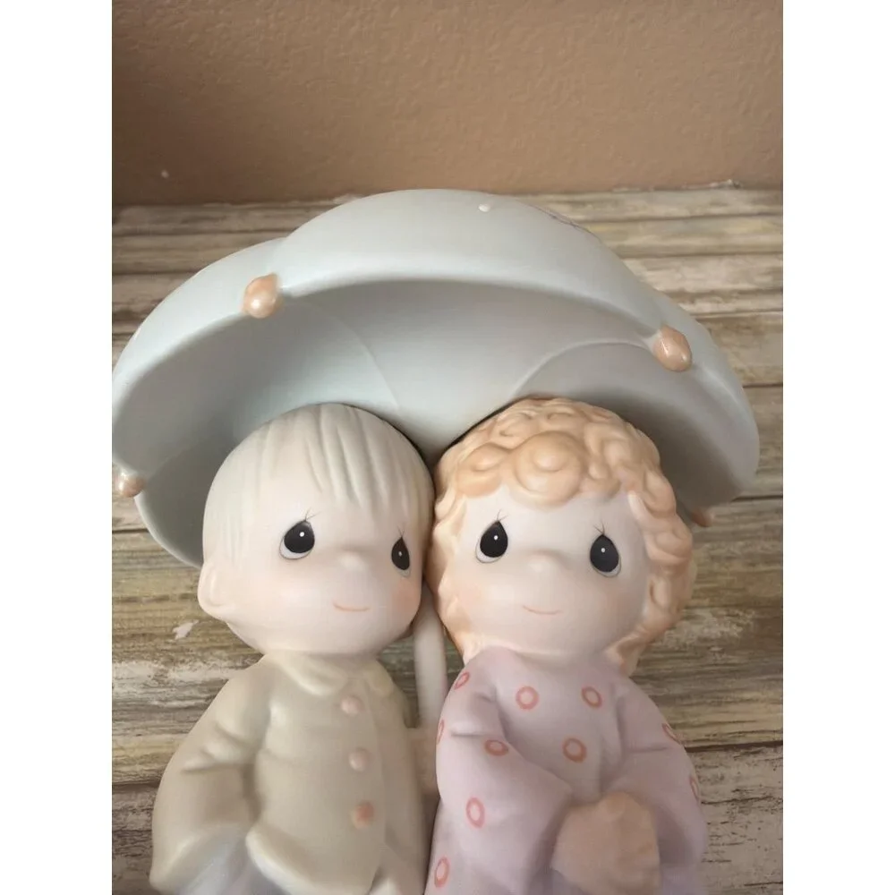 Precious Moments 1997 "He Is Our Shelter From the Storm" #523550 Enesco NIB - Picture 9 of 15